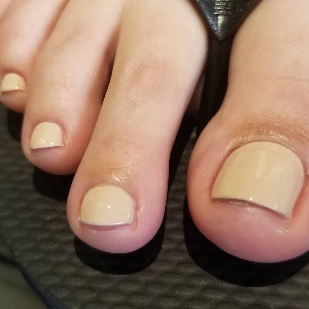 Bridal light beige pedicure